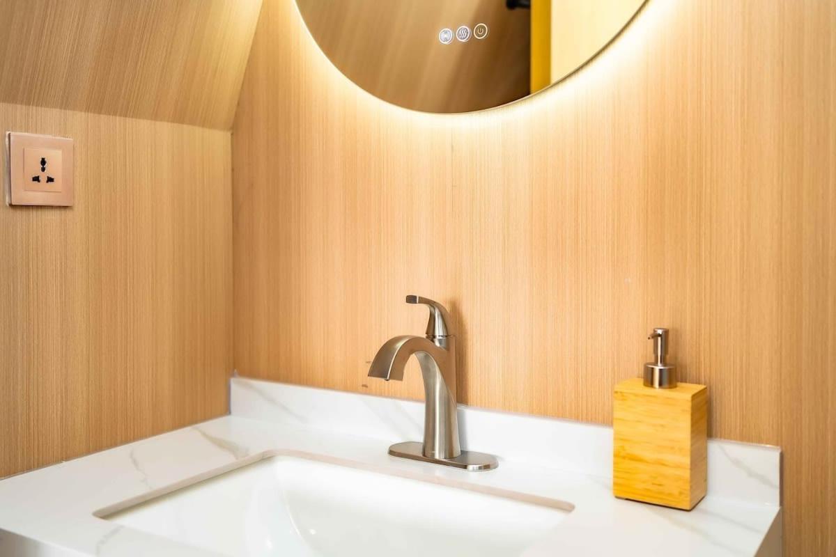 Glamping In The Urban Hotel Glendora Exterior photo