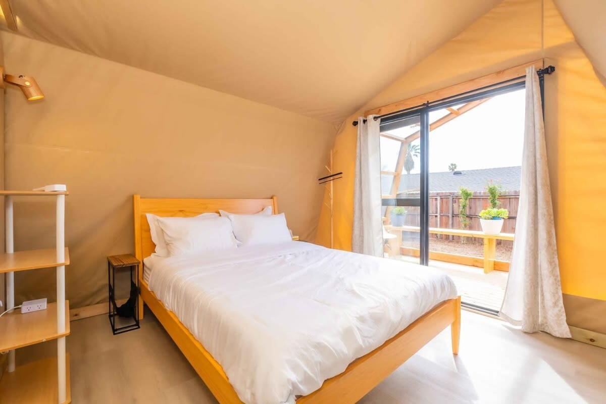 Glamping In The Urban Hotel Glendora Exterior photo