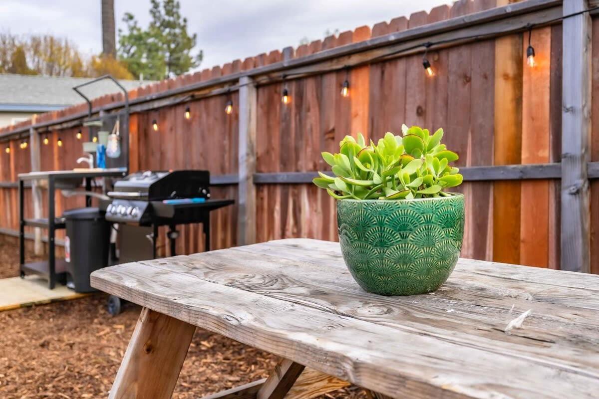 Glamping In The Urban Hotel Glendora Exterior photo